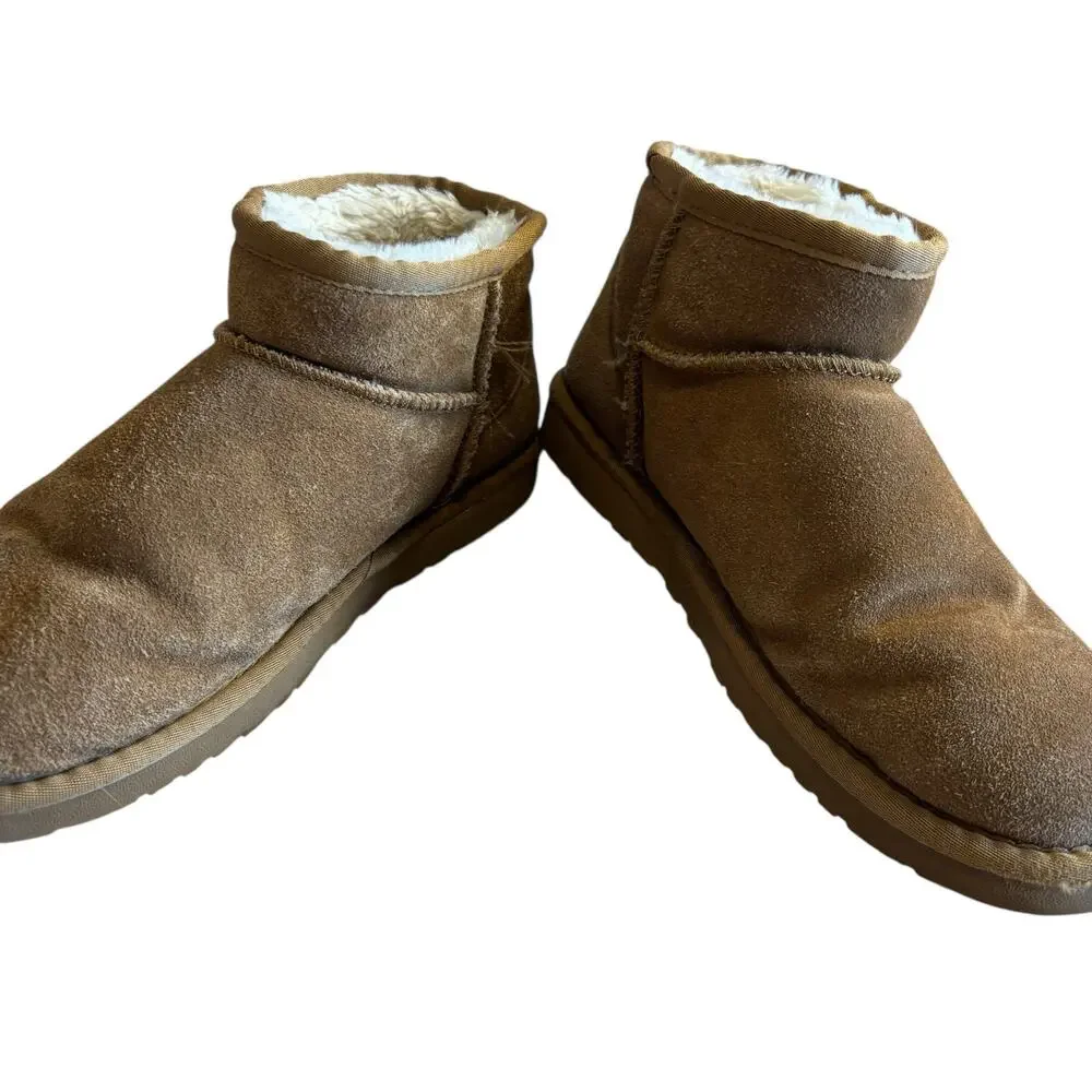 UGG Classic Mini Chestnut Shearling Boots US9/EU40 Genuine Sheepskin Well Loved